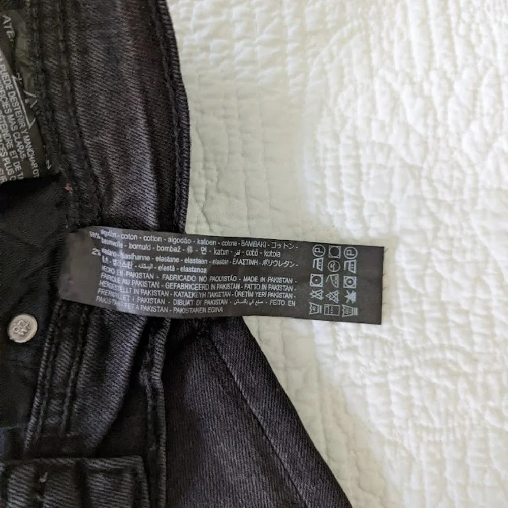 NWT Zara Skinny Cropped Fit Distressed Jeans - Size 36 - Picture 5 of 9